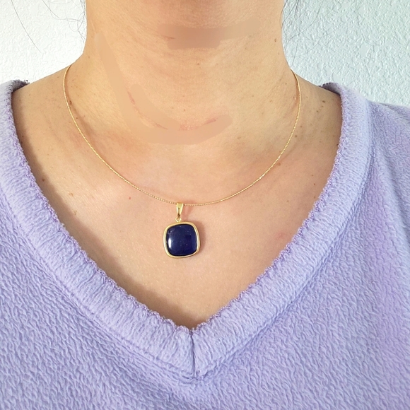 Lapis Lazuli Pendant in solid 18K yellow gold setting - Picture 5 of 9